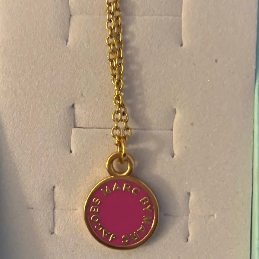 Marc by Marc Jacobs Pink and Gold Charm Necklace NWT - Picture 2 of 5